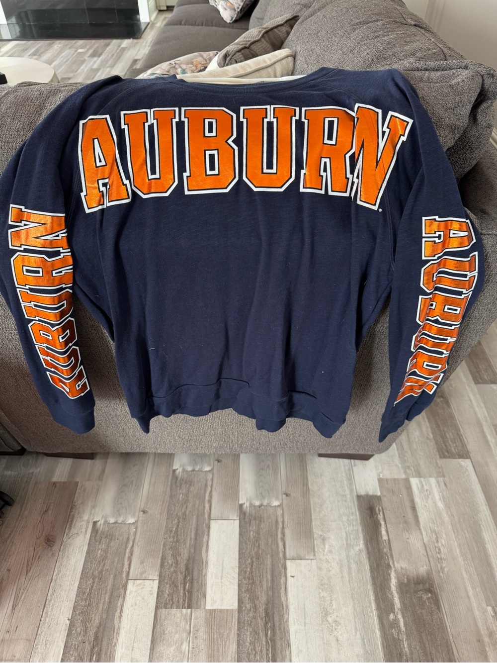 PINK Victoria's Secret Navy Auburn Crewneck Long Sleeve Tee shirt with  Logo